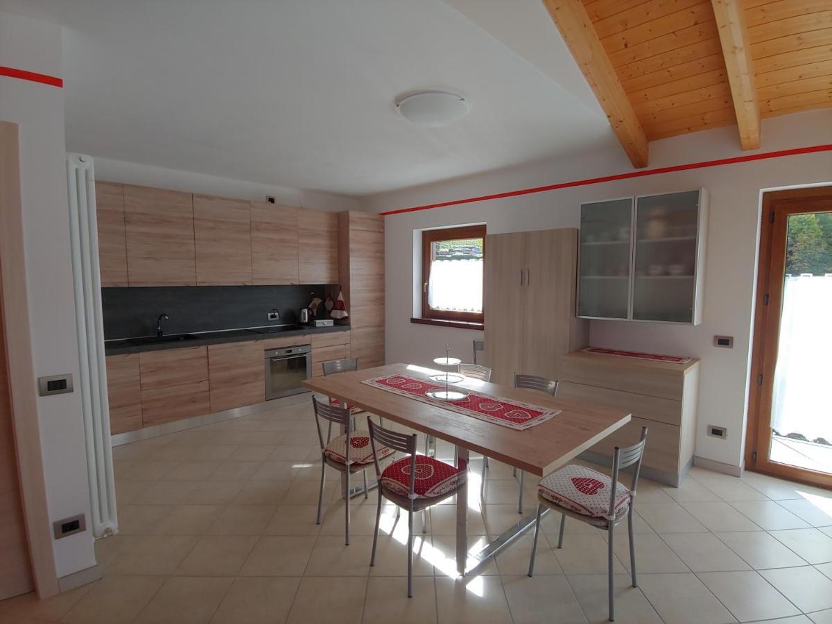Pisolo Selvaggio Apartment Tirano Bagian luar foto