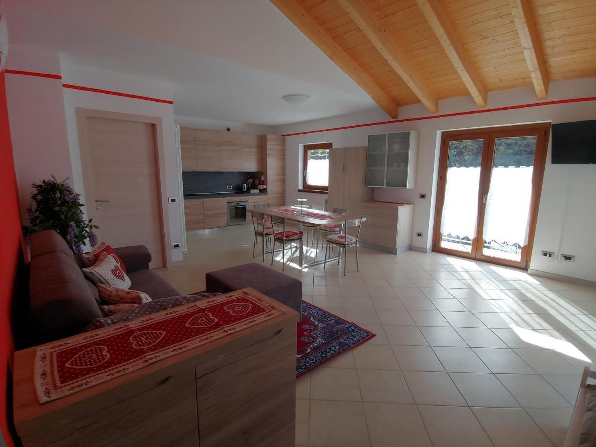 Pisolo Selvaggio Apartment Tirano Bagian luar foto